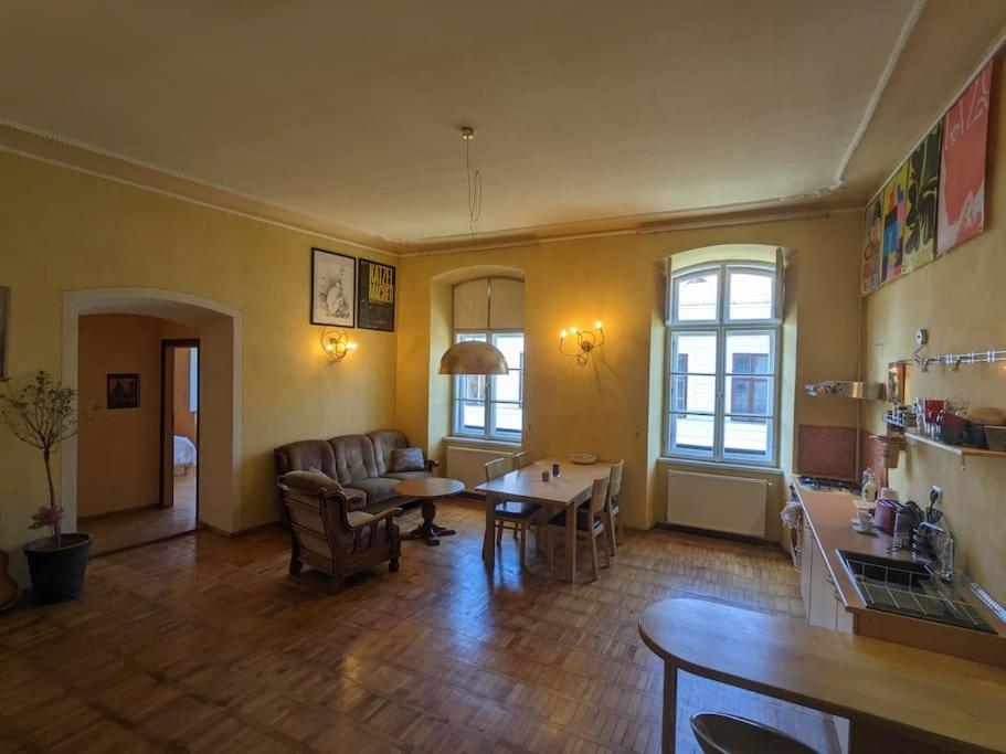 Boheme Central Apartment Timisoara Bagian luar foto